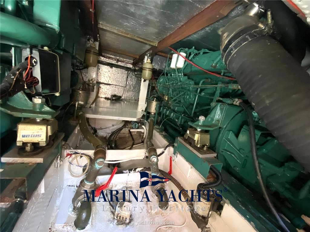 Bertram yacht 35' convertible Motor boat used for sale