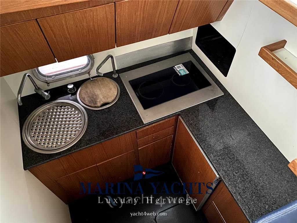 Ferretti yachts Altura 44 Фото