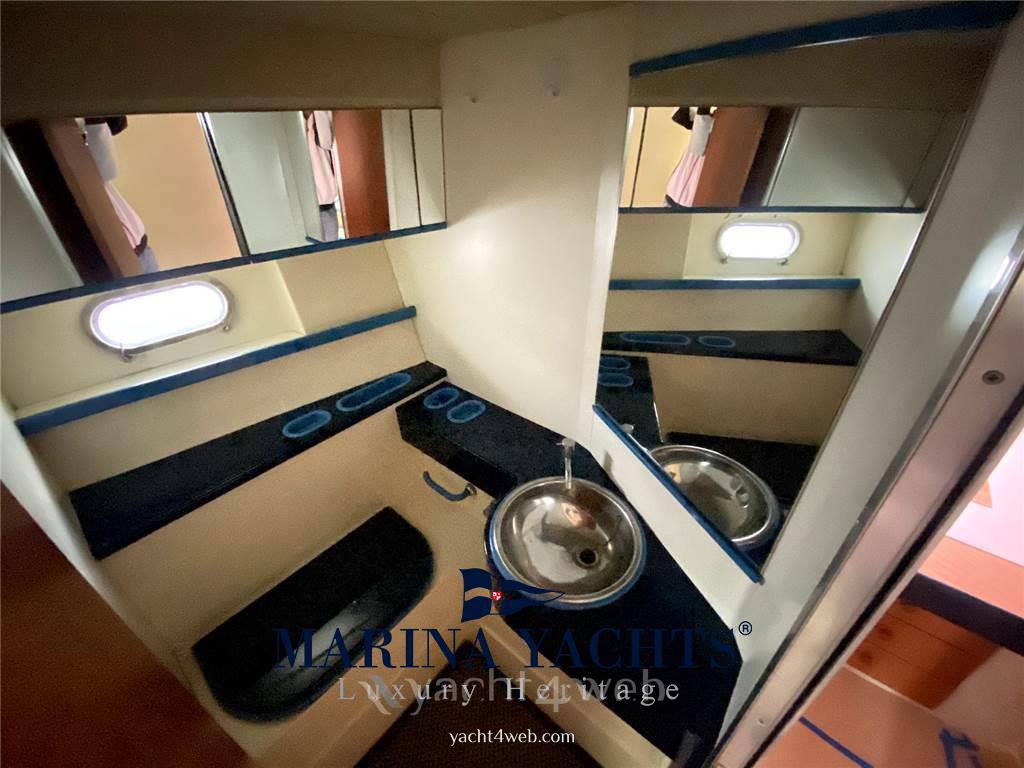 Ferretti yachts Altura 44 Фото