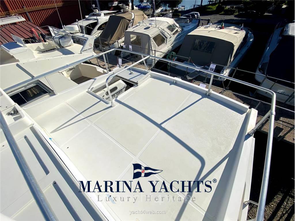 Ferretti yachts Altura 44 Флайбридж