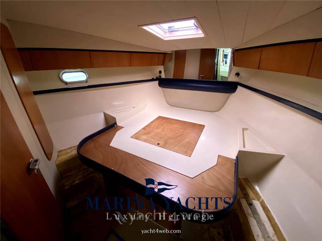 Ferretti yachts Altura 44 используется