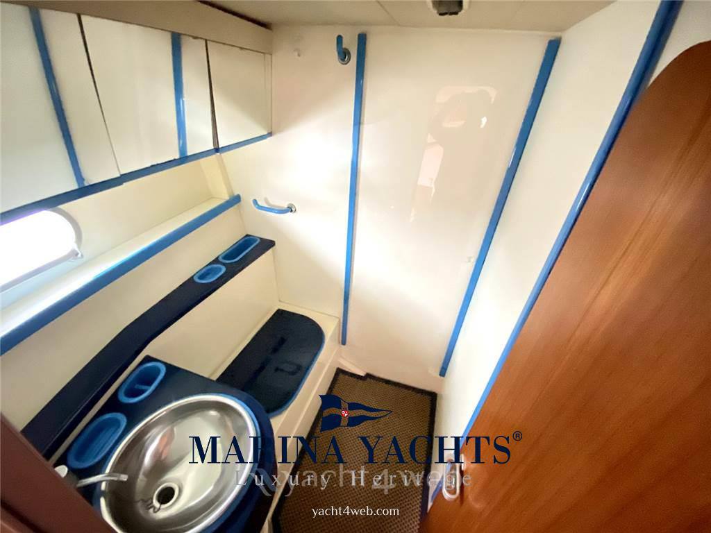 Ferretti yachts Altura 44 Флайбридж используется