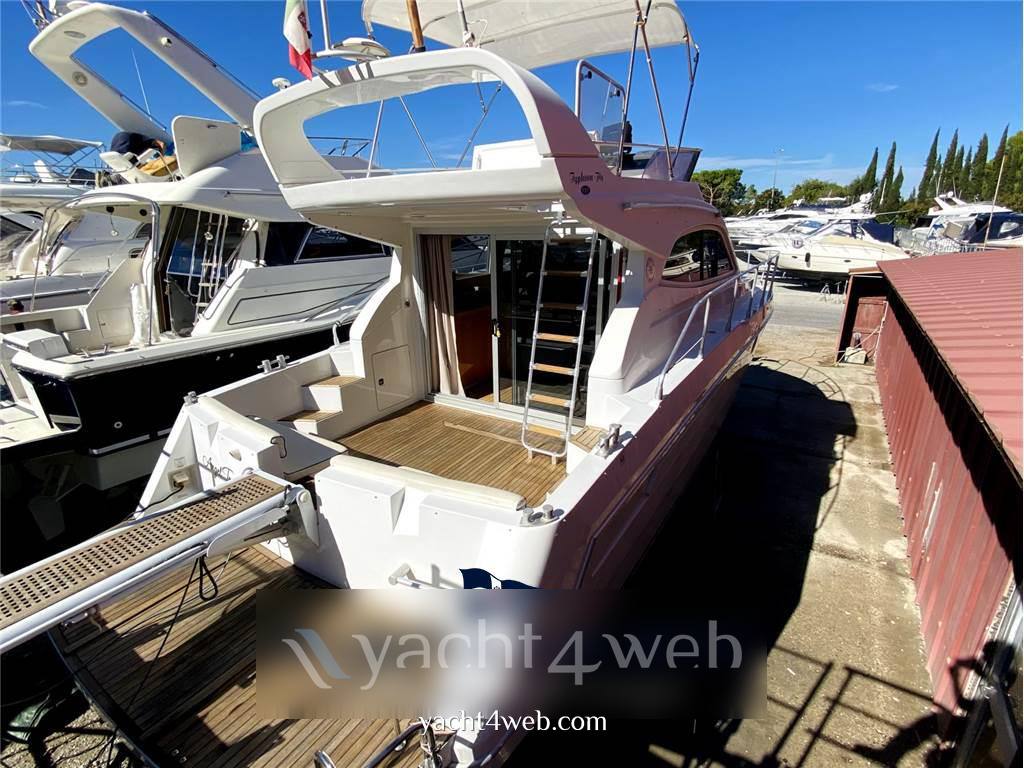 Raffaelli Typhoon 38 fly Barco a motor usado para venda