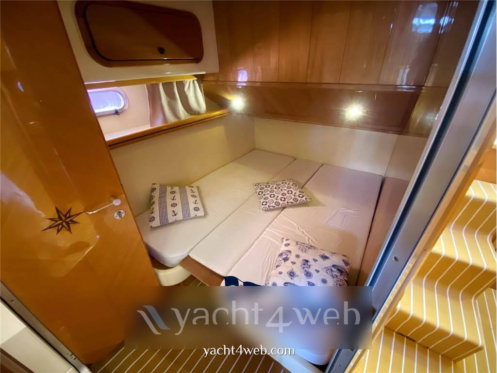 Raffaelli Typhoon 38 fly Flybridge