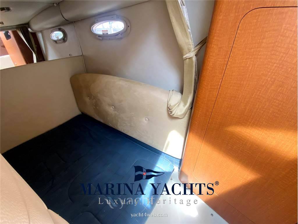 Chaparral Signature 270 Day cruiser