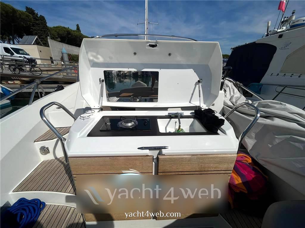 Beneteau Flyer 850 sun deck