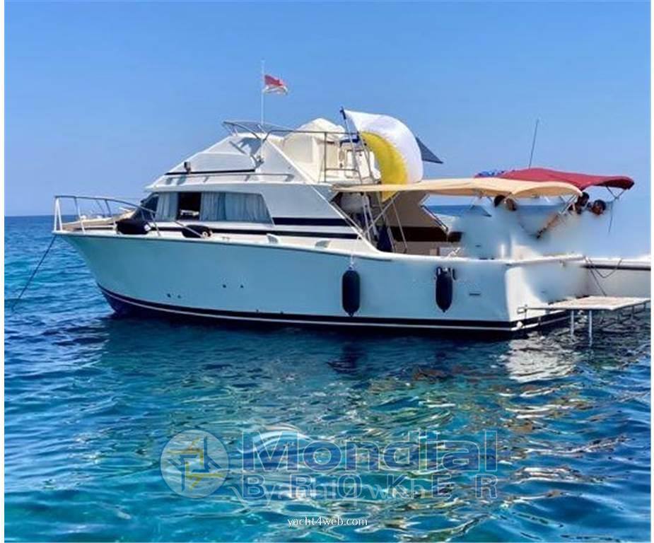 Bertram yacht 33' sf