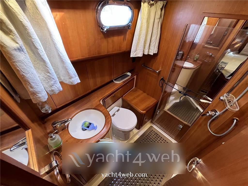 Cantieri estensi 440 goldstar fly