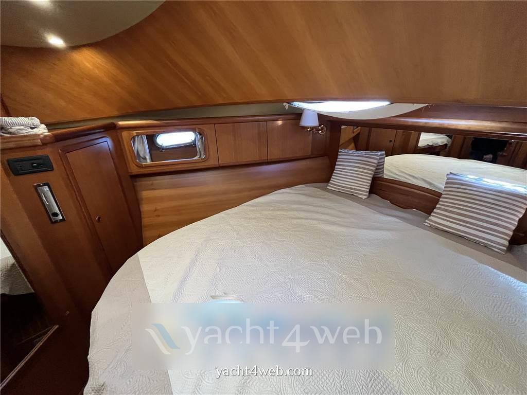 Cantieri estensi 440 goldstar fly