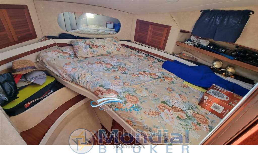 Plastik Space 310 open motor boat