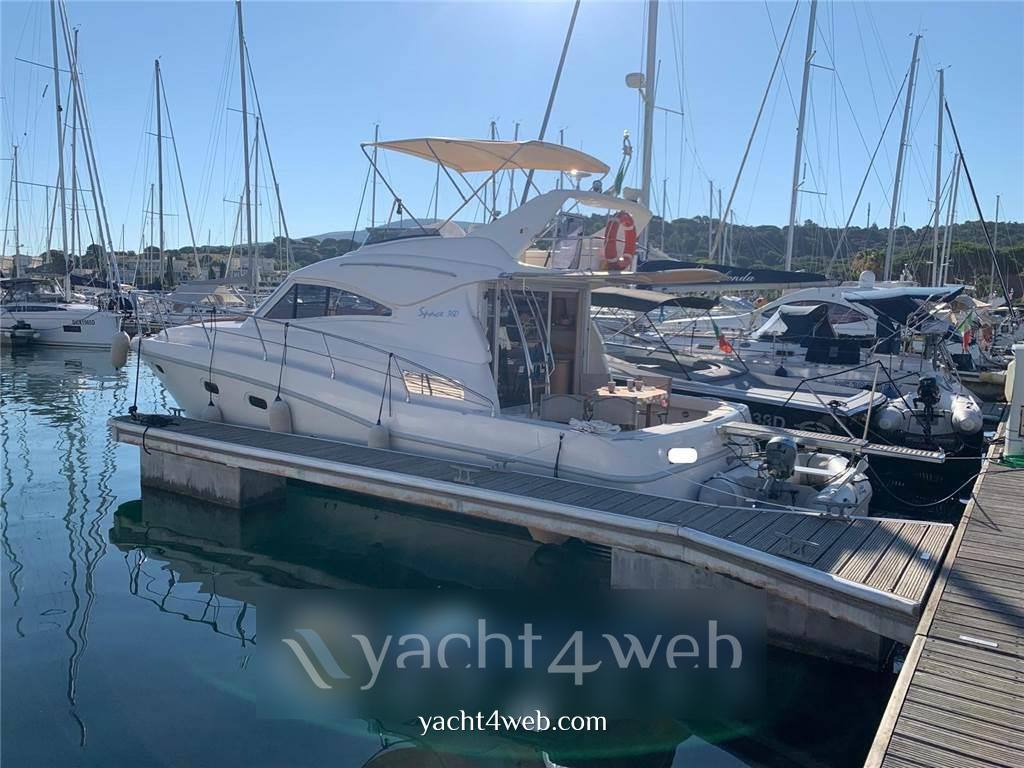 Plastik Space 360 fly Motor boat used for sale