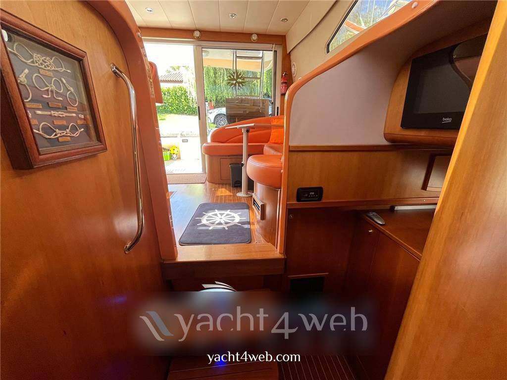 Plastik Space 360 fly Flybridge used