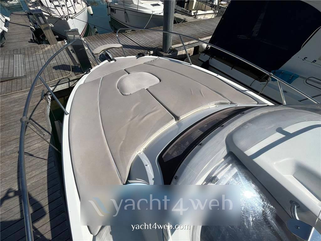 Beneteau Flyer 850 sun deck Express cruiser