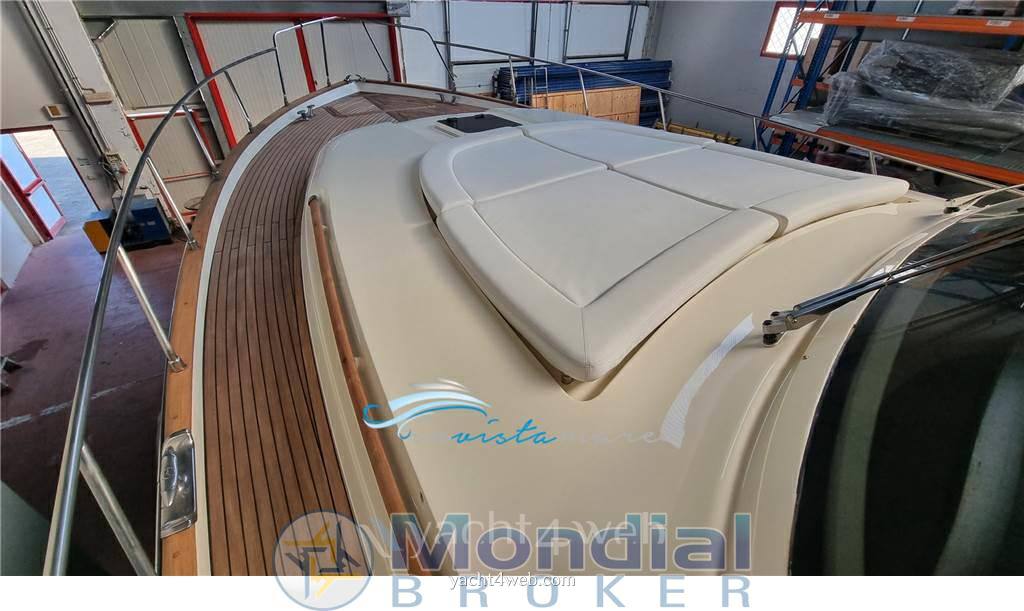 Mochi craft Mochi 51 dolphin bateau à moteur