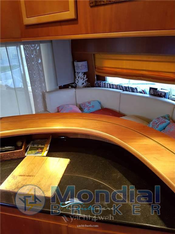 Cayman 62 fly fotografia