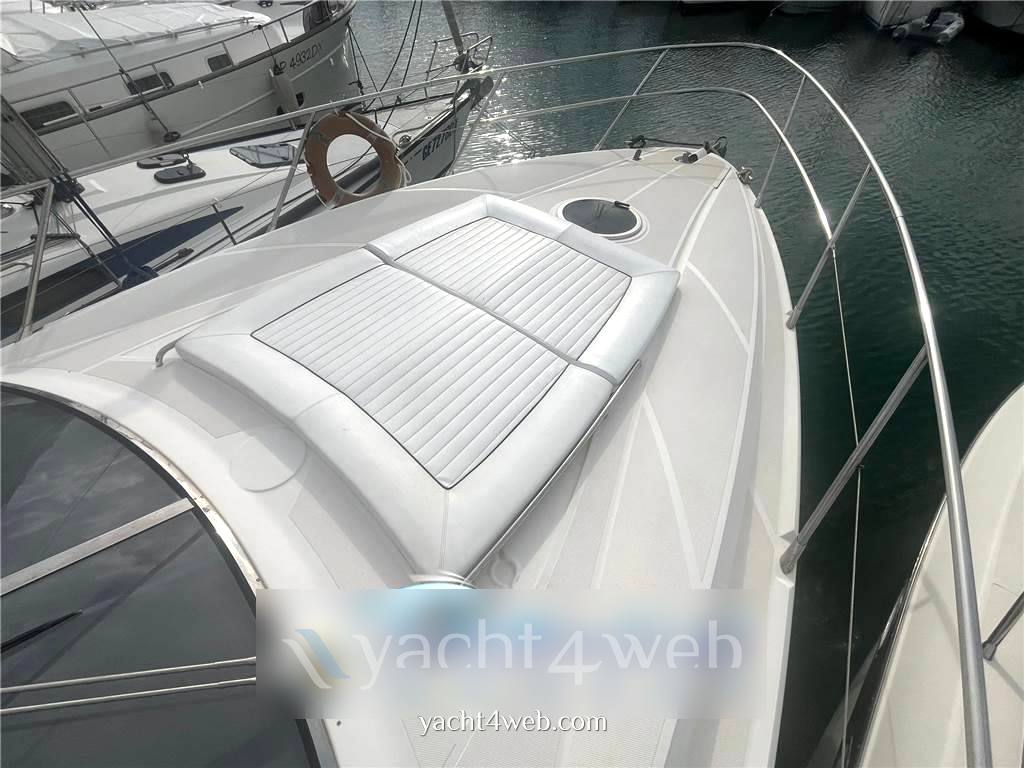 Absolute 41 Express cruiser