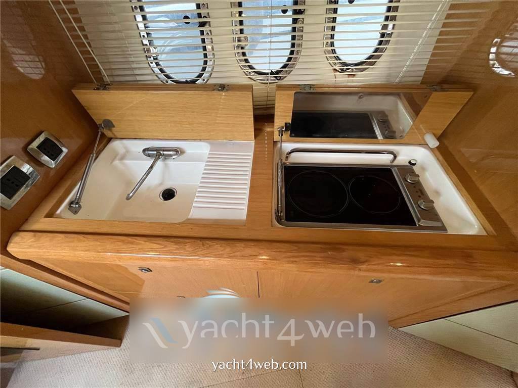 Absolute 41 Express cruiser