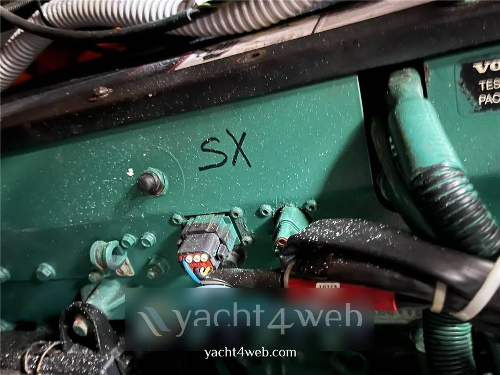 Absolute 41 Express cruiser