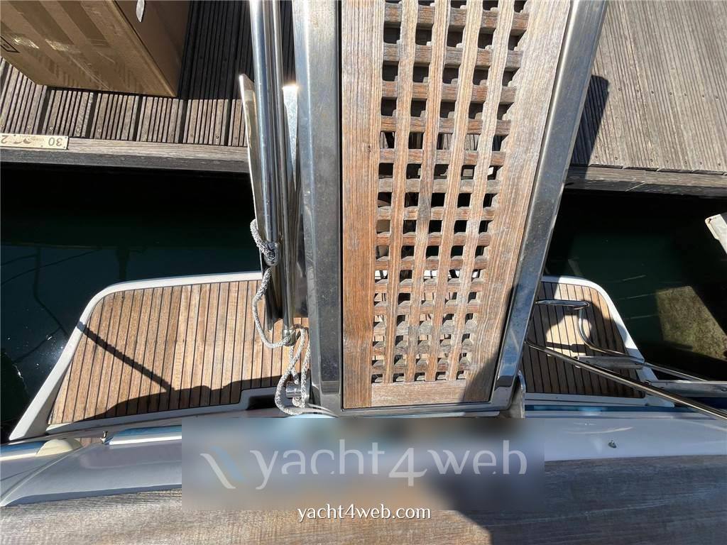 Beneteau Antares 10.80 Motor boat used for sale