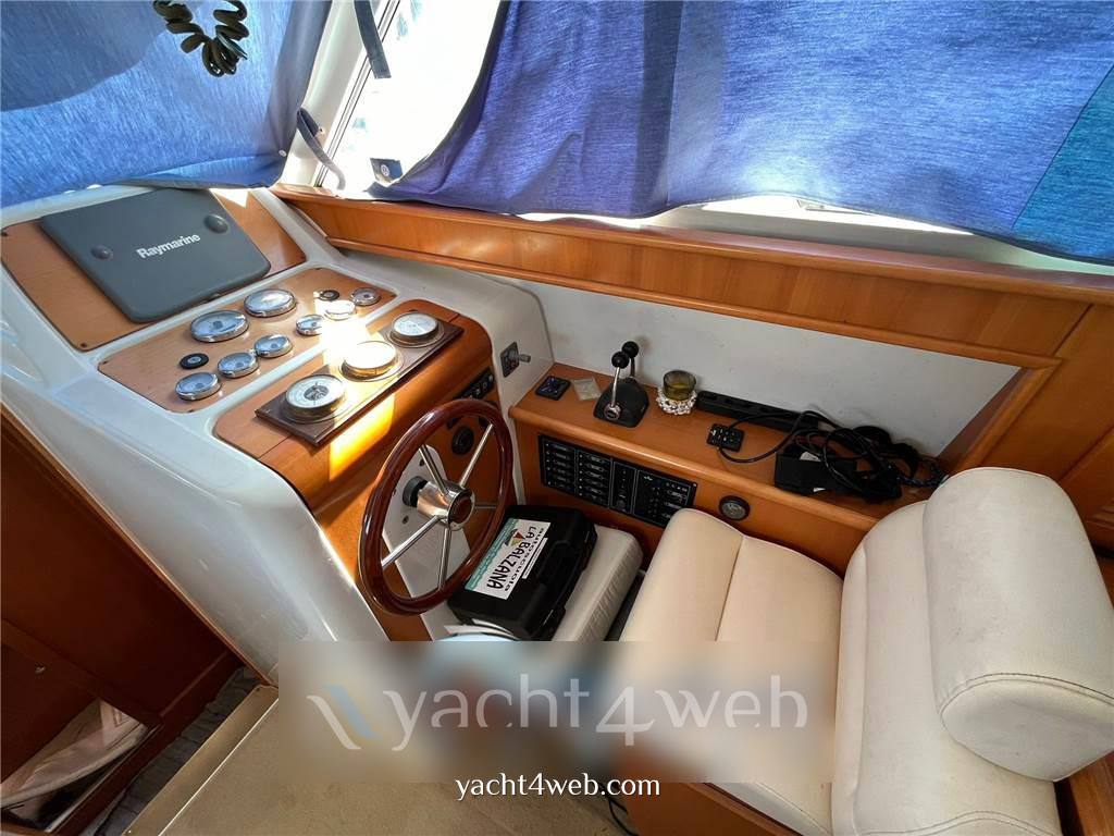 Beneteau Antares 10.80 motor boat