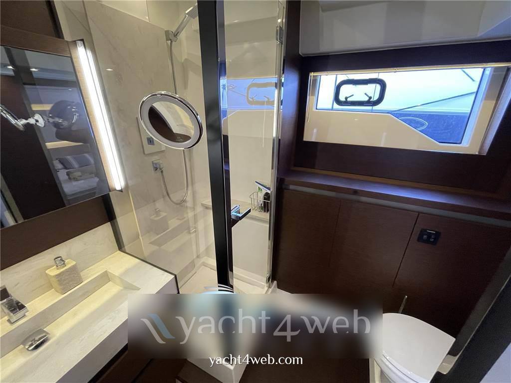 Jeanneau Prestige 630 barca a motore