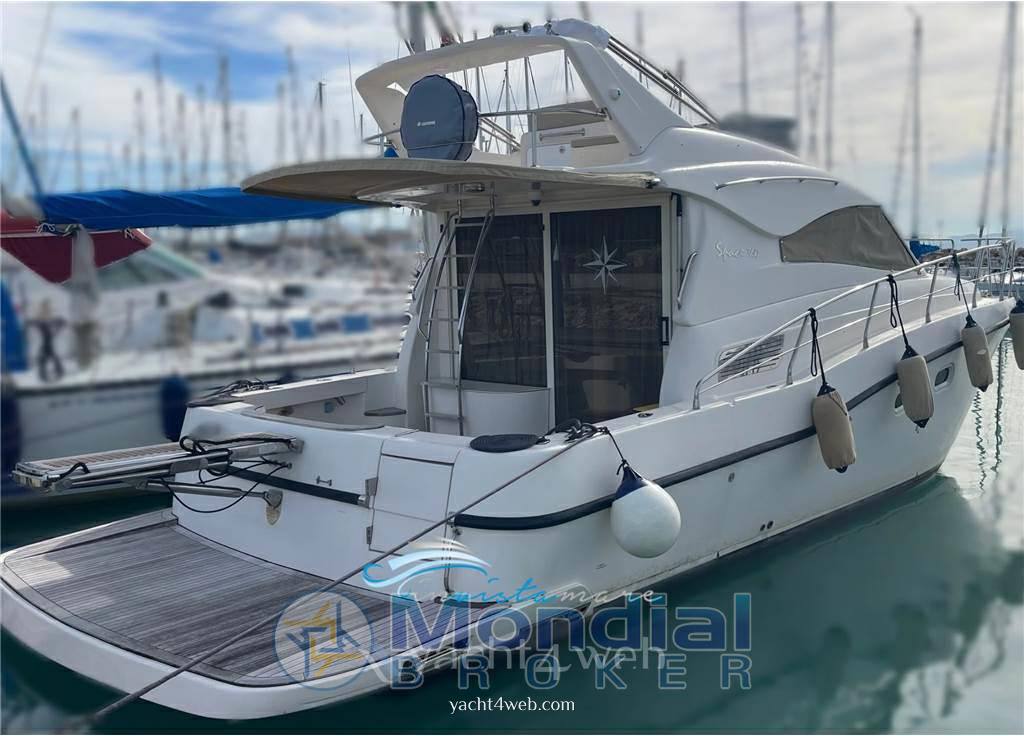 Plastik Space 360 fly Motor boat used for sale