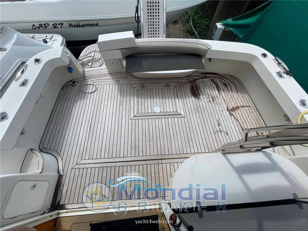 Plastik Space 360 fly motor boat