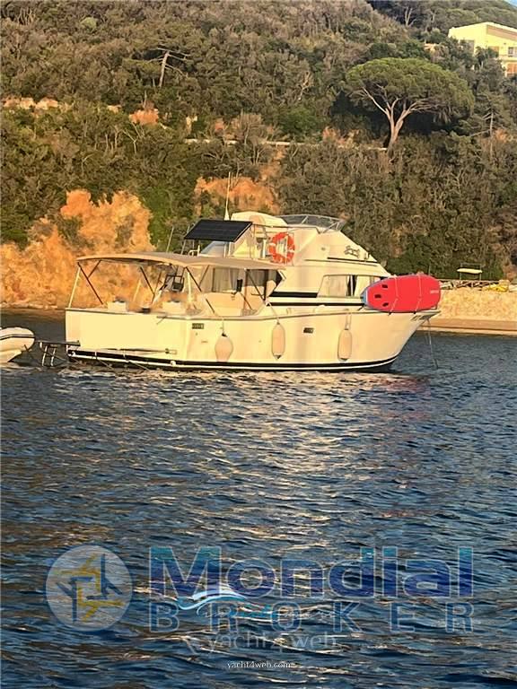 Bertram yacht 33' sf 