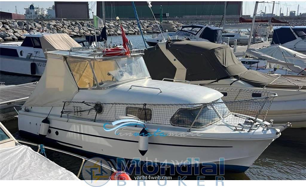 Italcantieri Bora 2 قارب بمحرك مستعملة للبيع