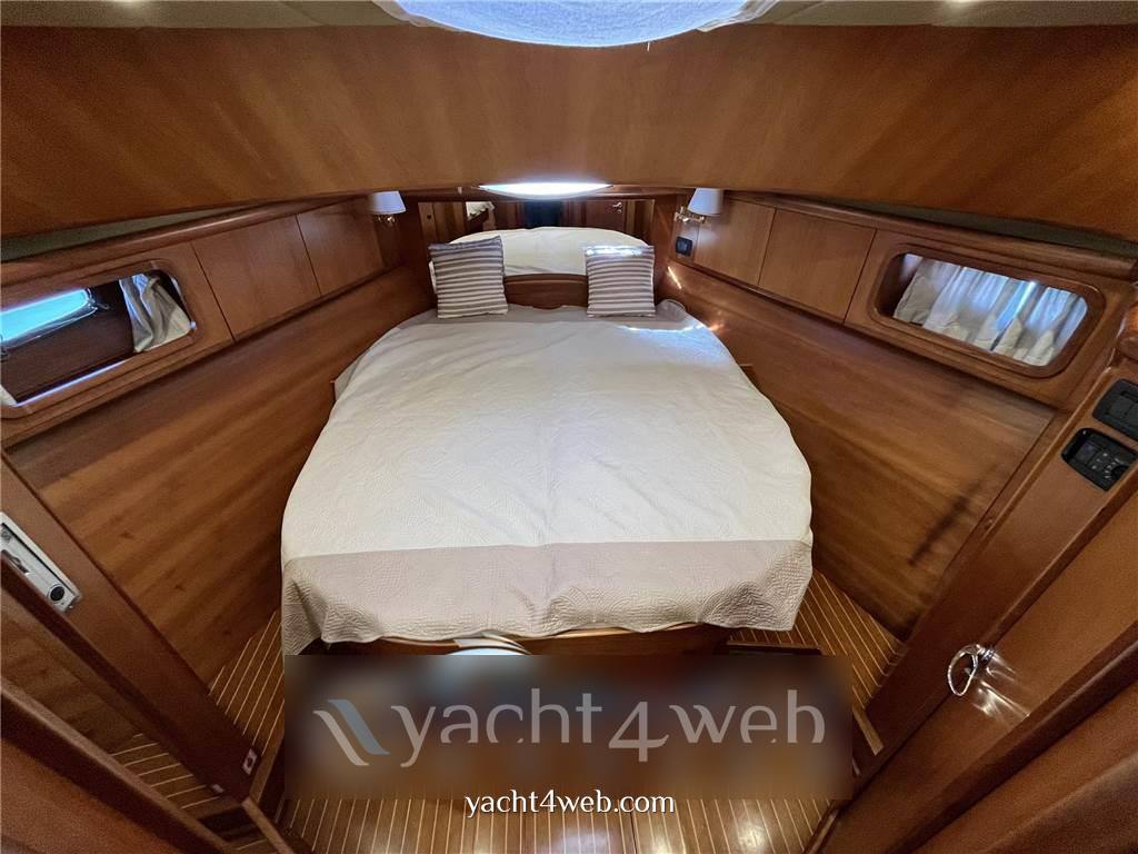 Cantieri estensi 440 goldstar fly bateau à moteur