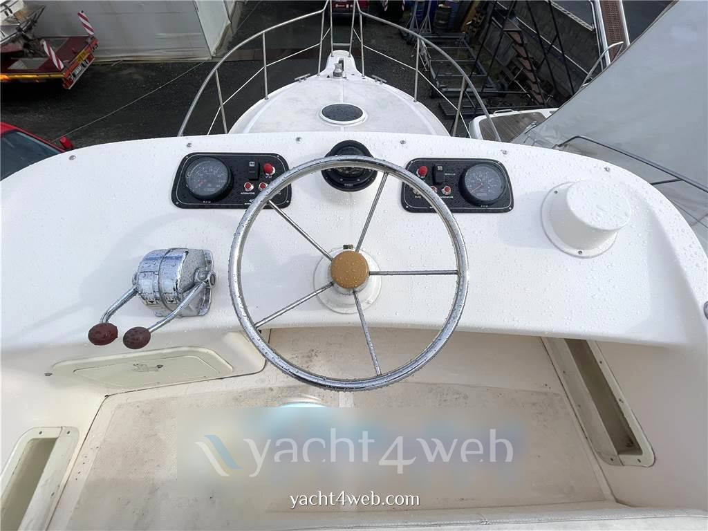 Intermare 30 fly bateau à moteur