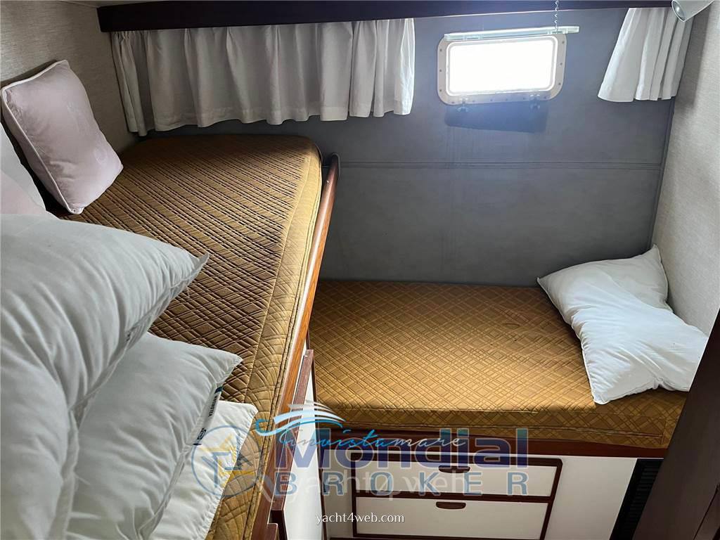 Hatteras 43 Bateau à moteur nouveau en vente