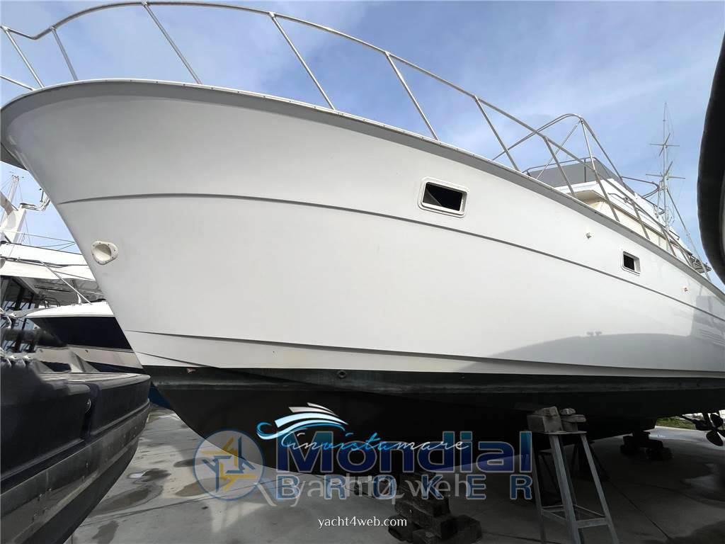 Hatteras 43 Bateau à moteur nouveau en vente