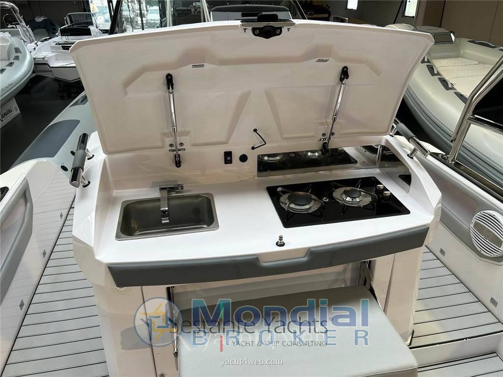 Ranieri international Cayman 35 excutive