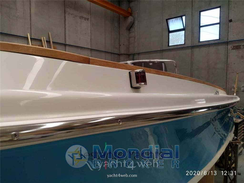 Bertram yacht 25' open used