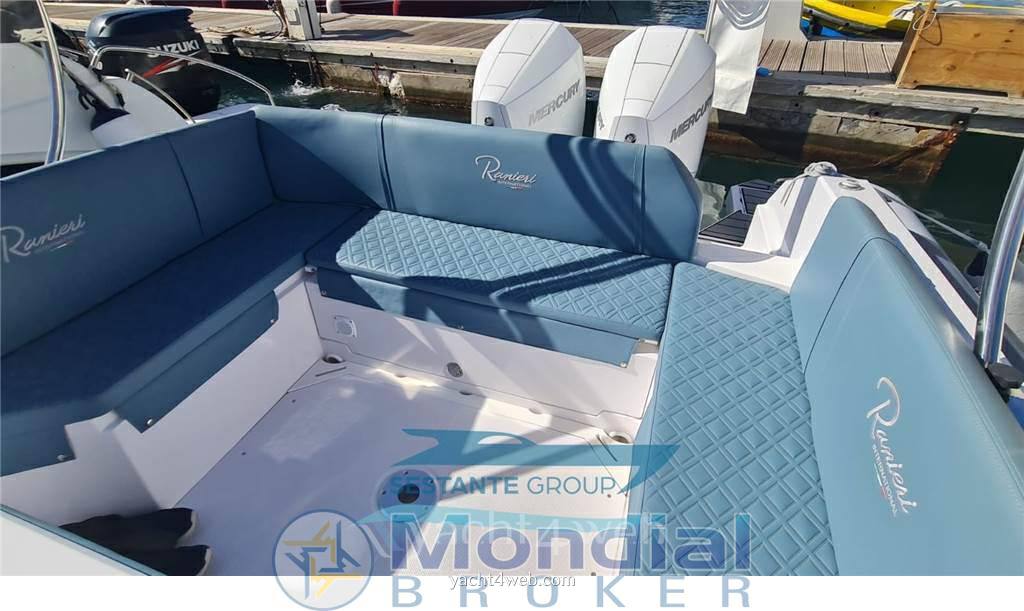 Ranieri international Cayman 28 executive Gommone