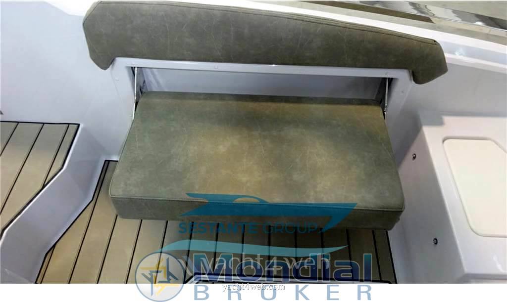 Ranieri international Next 285 lx Yate a motor