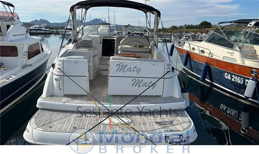 Larson boats Cabrio 330 Express cruiser