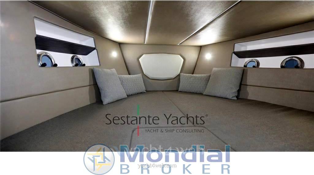 Ranieri international Next330lx barco a motor