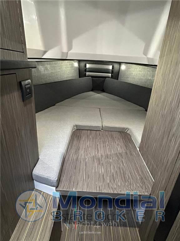 Ranieri international Cayman 35 excutive usato