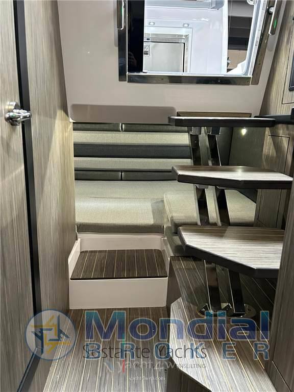 Ranieri international Cayman 35 excutive Gommone usato