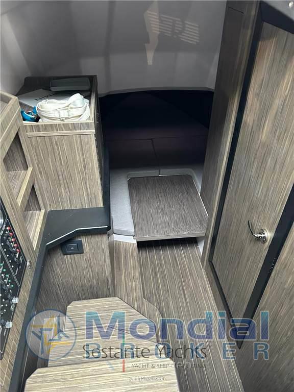 Ranieri international Cayman 35 excutive 