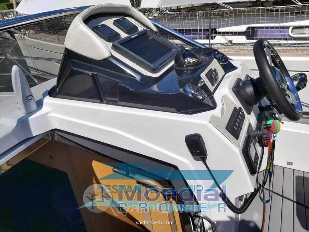 Ranieri international Next 290 sh barco a motor