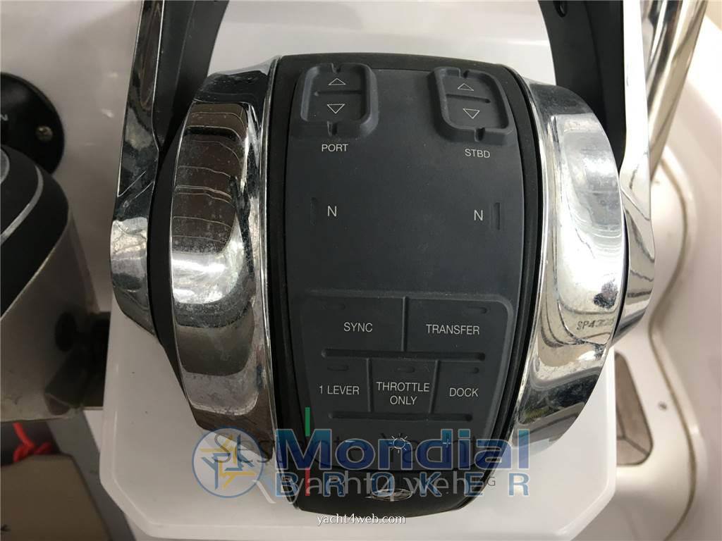 Ranieri international Shadow 30 barco de motor