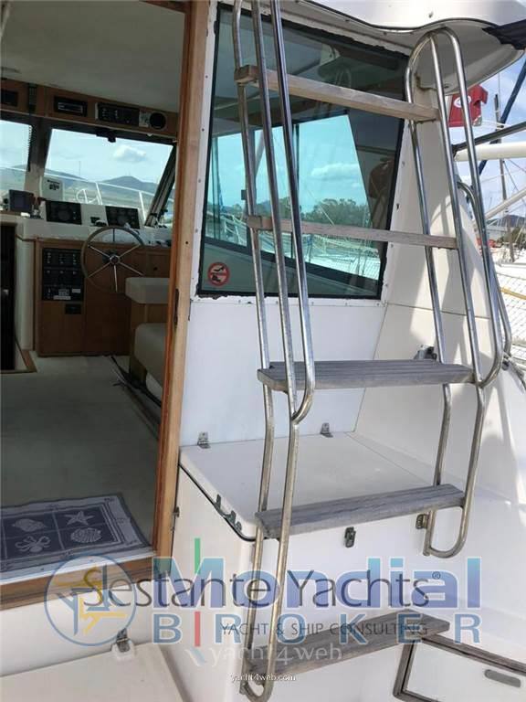 Riviera marine 35 convertible Flybridge usado