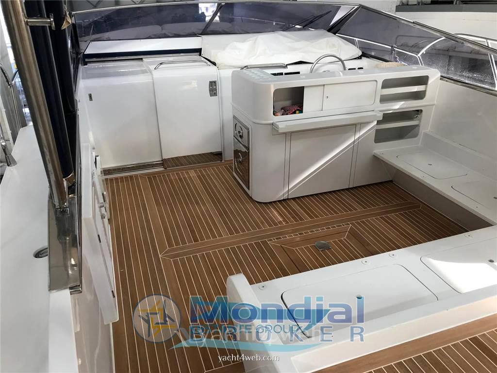 Cantieri di baia B 50 force one bateau à moteur