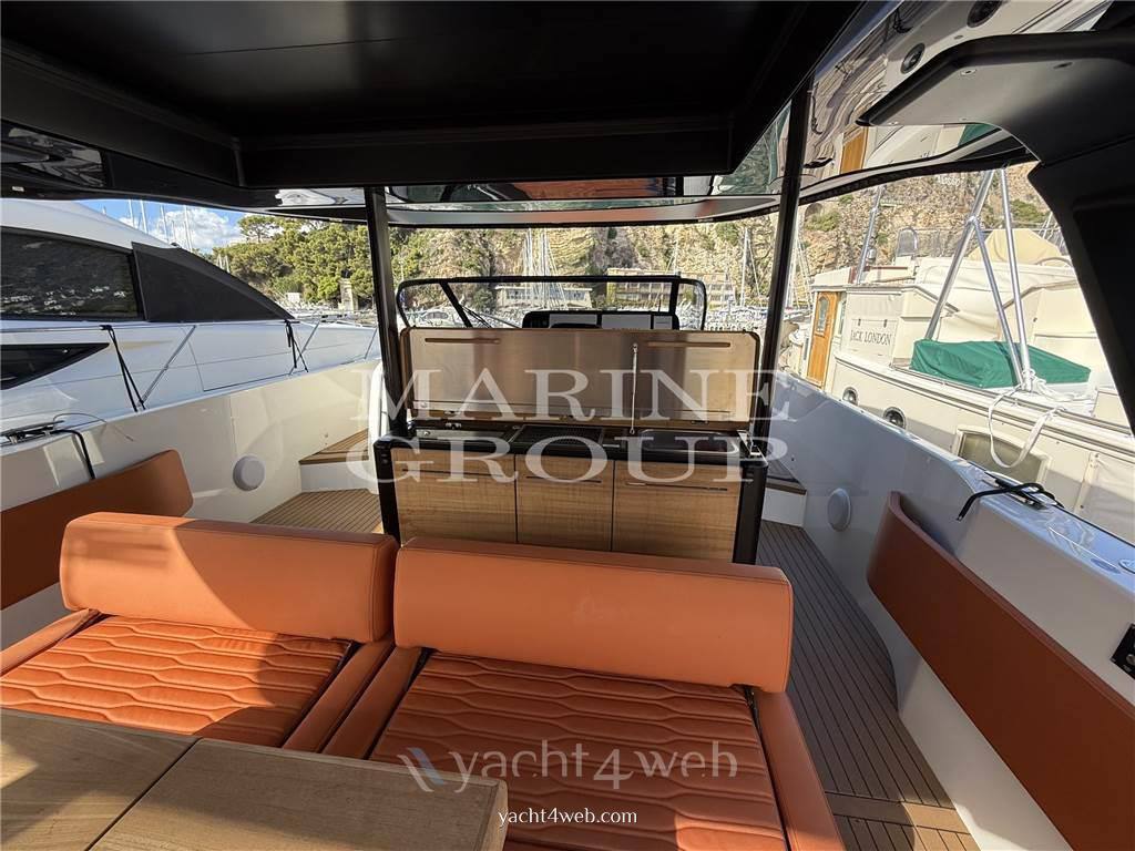 Cranchi A 46 luxury tender Photo