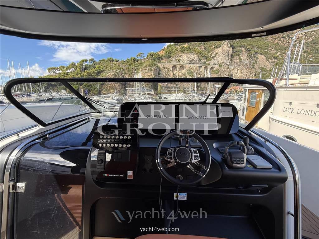 Cranchi A 46 luxury tender Photo
