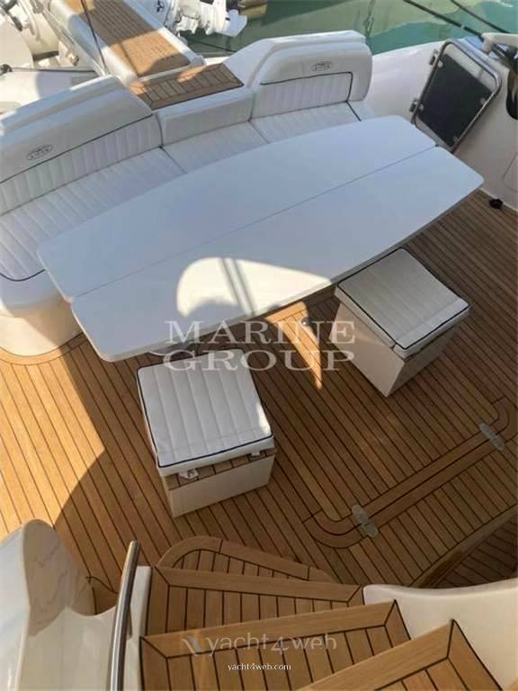 Aicon 56 fly bateau à moteur