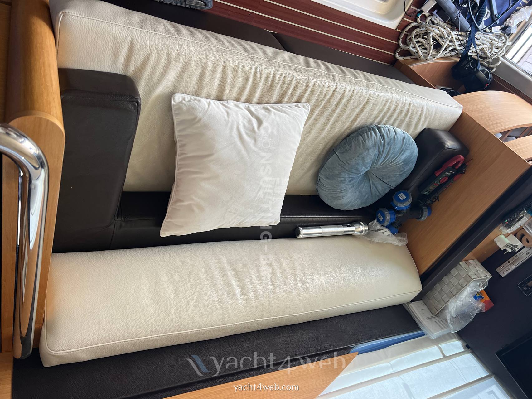 Azimut 43 fly